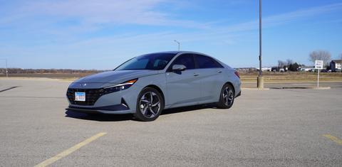 Hyundai Elantra 2023