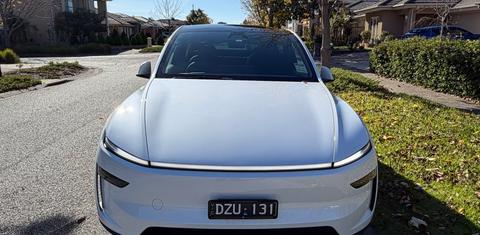 Tesla MODEL Y 2026