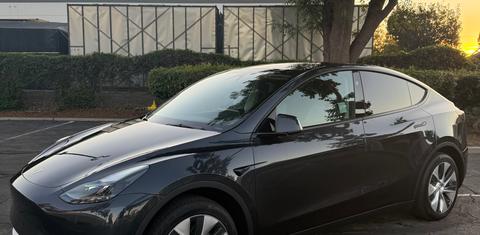 Tesla Model Y 2024