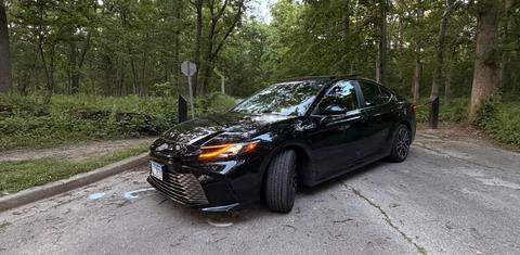 Toyota Camry Hybrid 2026