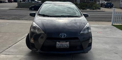 Toyota Prius c 2014