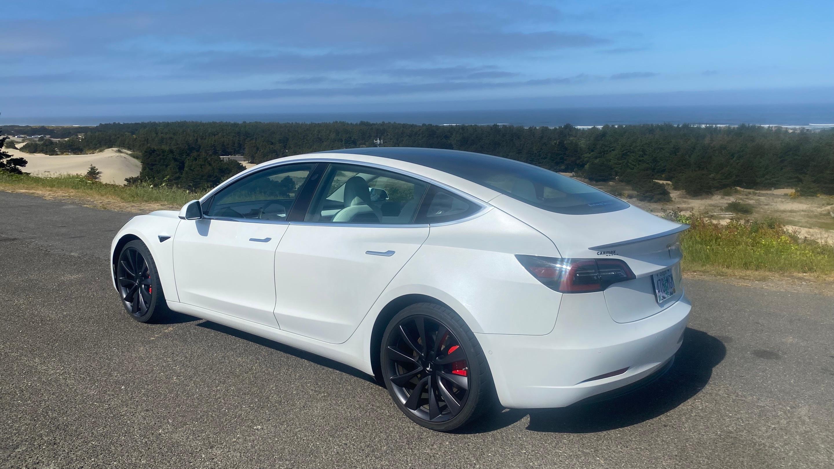 Tesla Model 3 2020 in Reedsport, OR