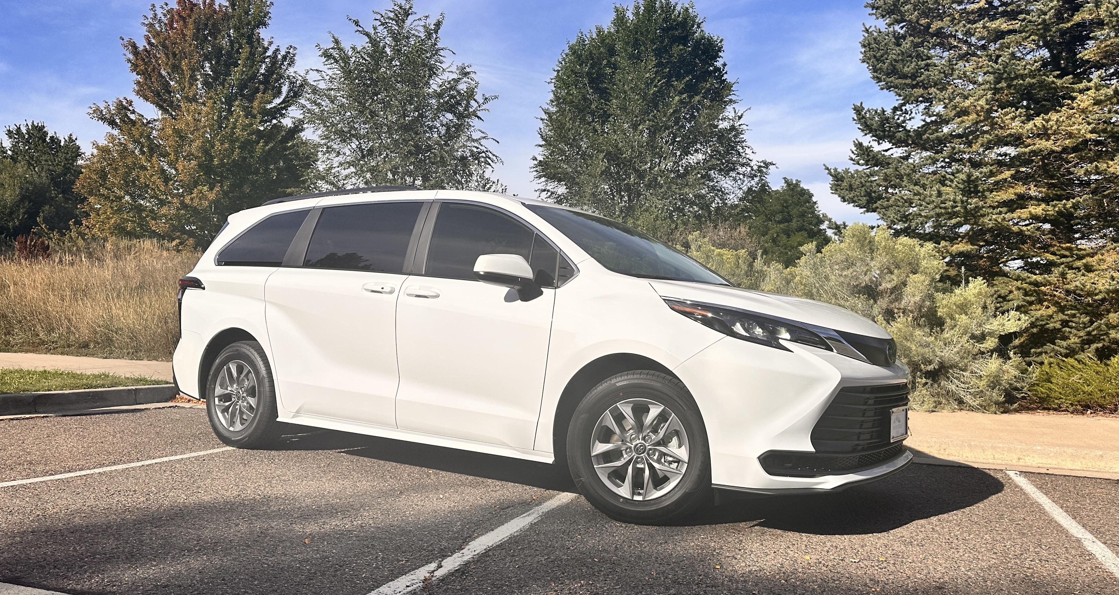 Toyota Sienna 2025 in Aurora, CO