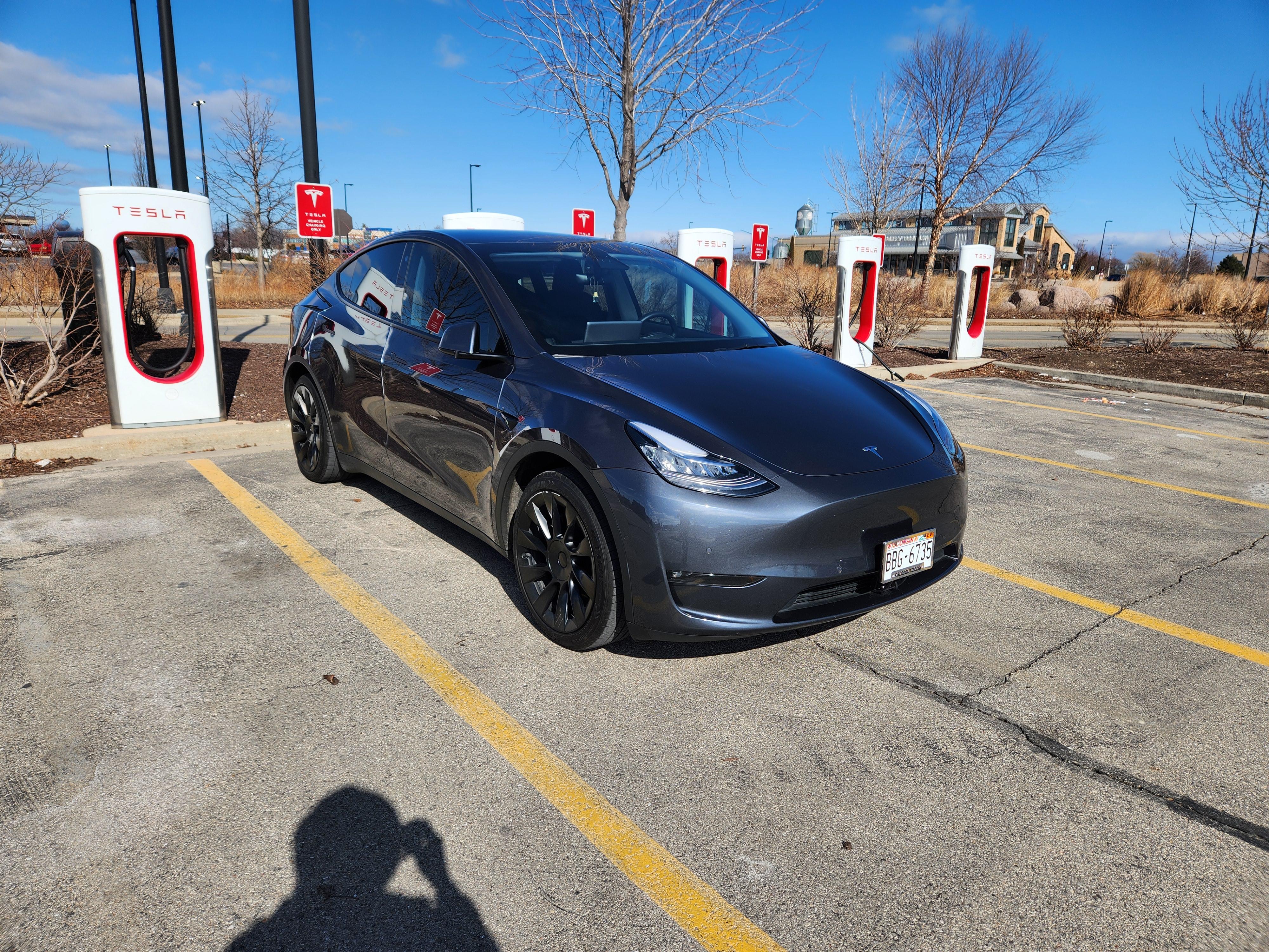 Tesla Model Y 2021 in Oak Creek, WI