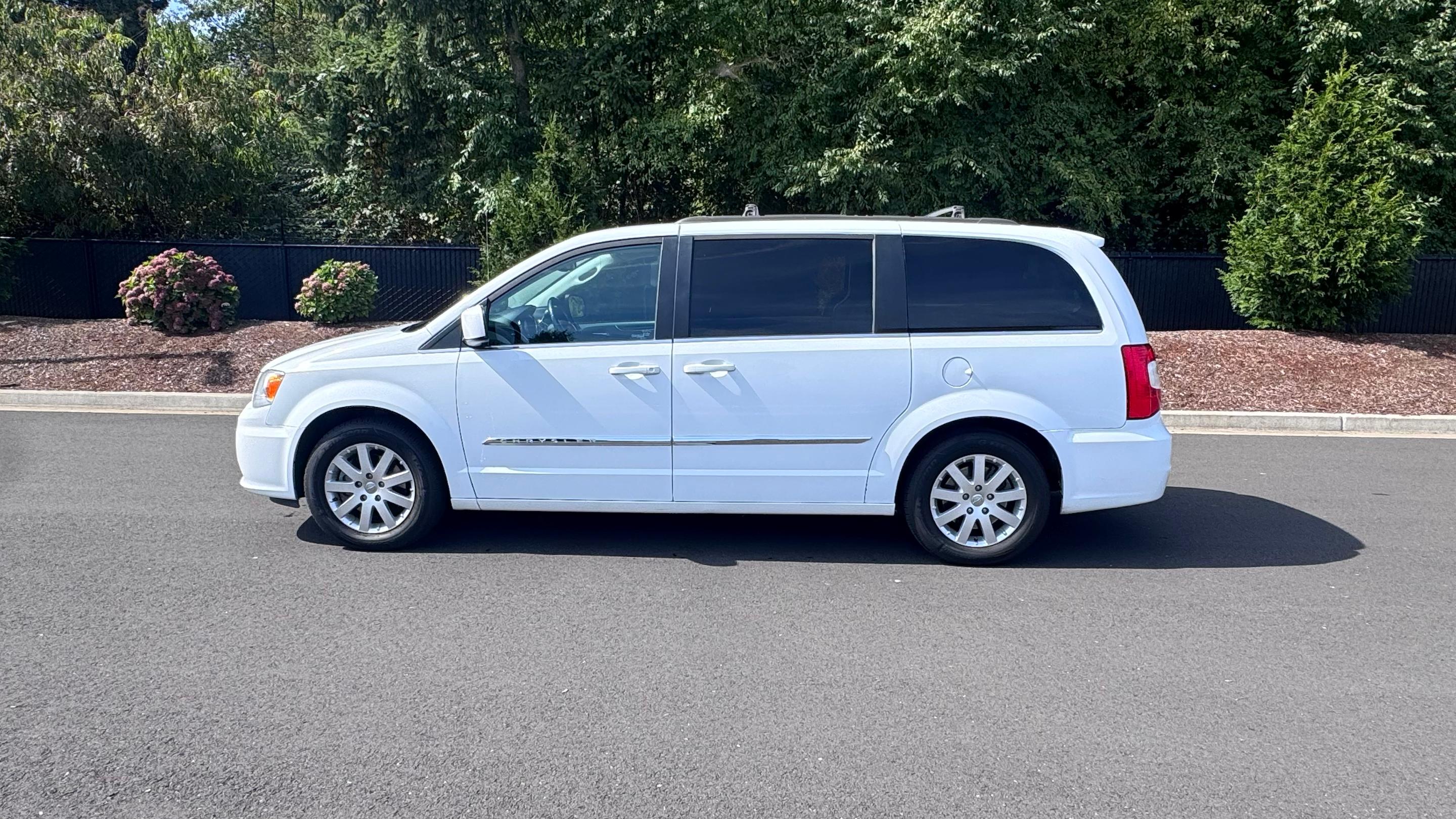 Chrysler Town & Country 2016 in Vancouver, WA