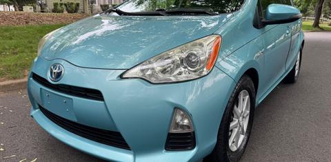 Toyota Prius c 2014