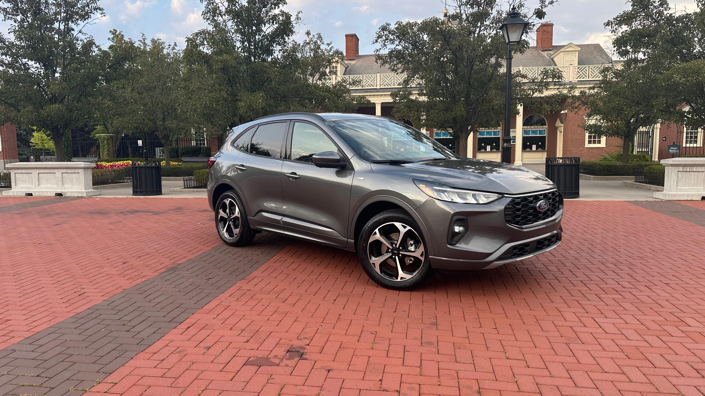 Ford Escape Hybrid 2023 in Dearborn, MI
