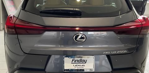 Lexus UX 2024