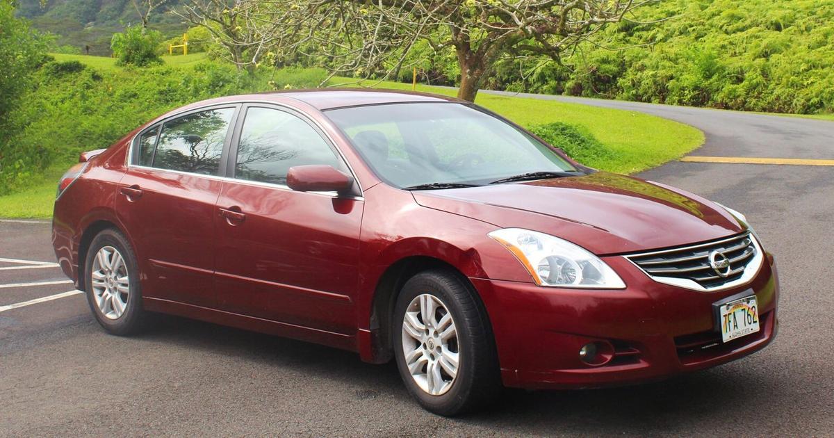 Nissan Altima 2012 rental in Kaneohe, HI by Leslie A. Turo