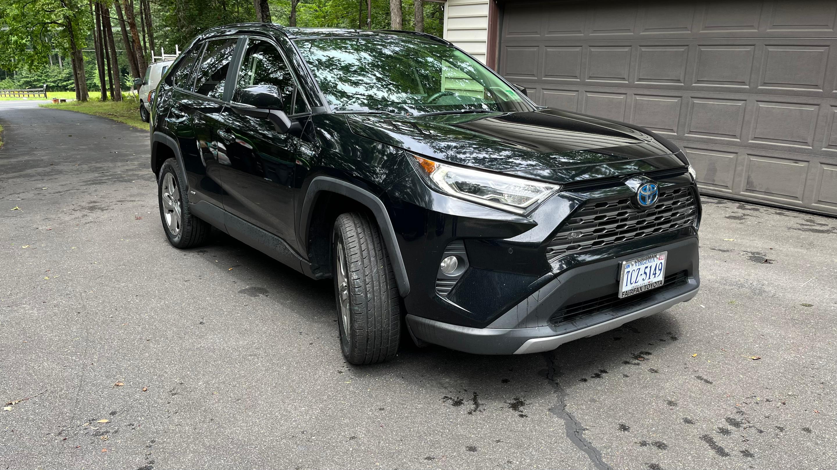 Toyota RAV4 Hybrid 2020 in Fredericksburg, VA
