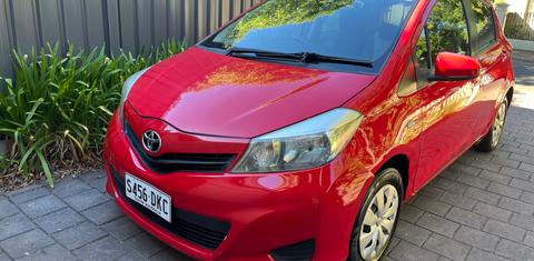 Toyota YARIS 2013