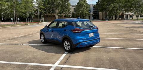 Nissan Kicks Play 2025