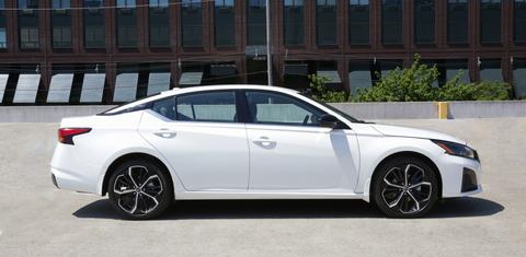 Nissan Altima 2025