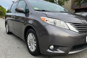Toyota Sienna car