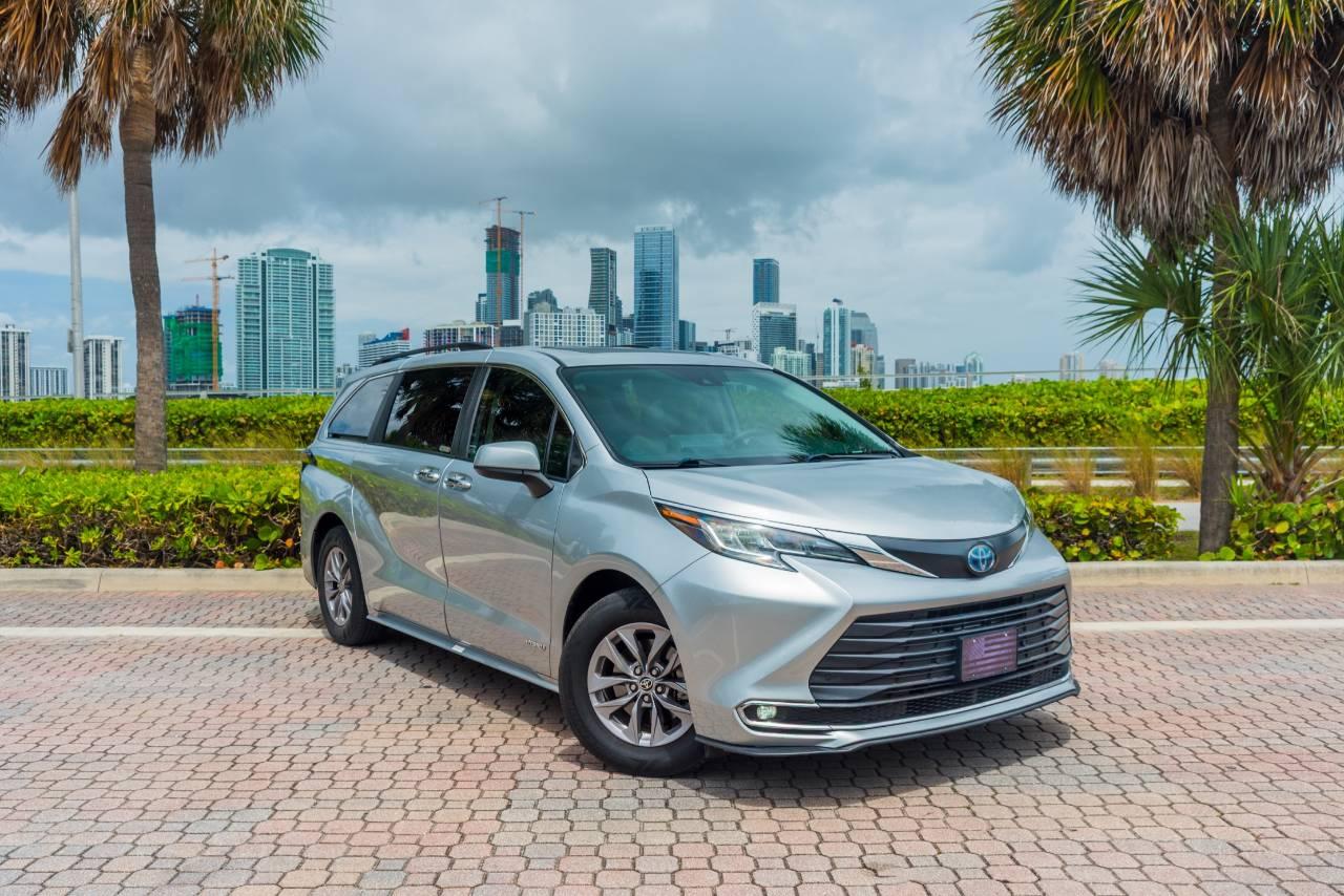 Toyota Sienna 2021 in Miami, FL