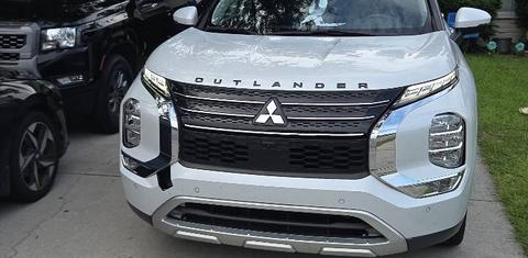 Mitsubishi Outlander 2023