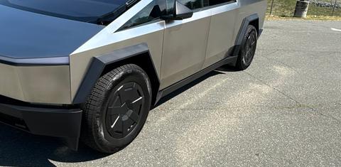 Tesla Cybertruck 2026