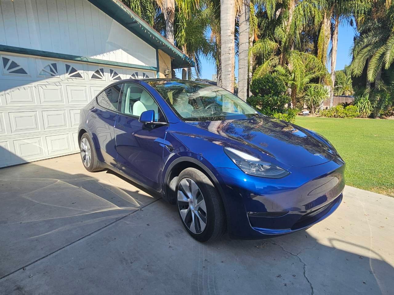 Tesla Model Y 2024 in Bakersfield, CA