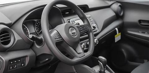 Nissan Kicks Play 2025