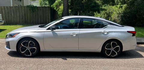 Nissan Altima 2023