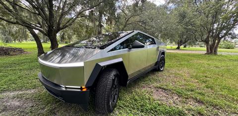 Tesla Cybertruck 2025