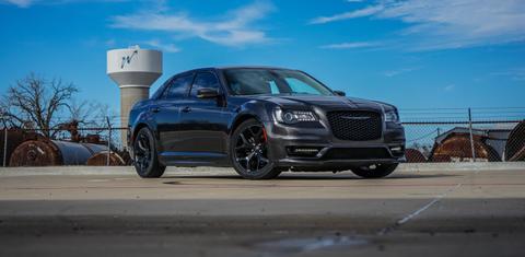 Chrysler 300 2022