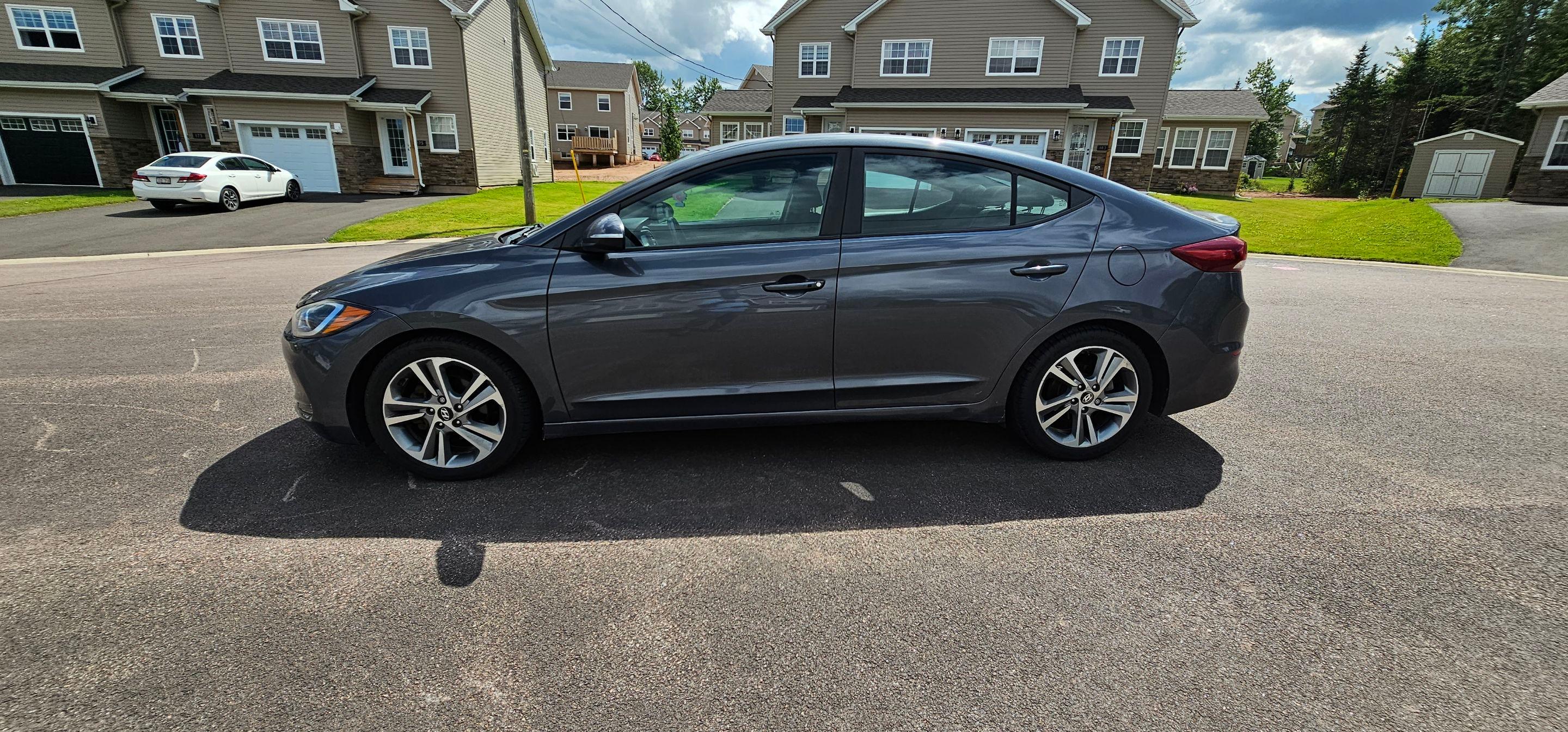 Hyundai Elantra 2017 à 