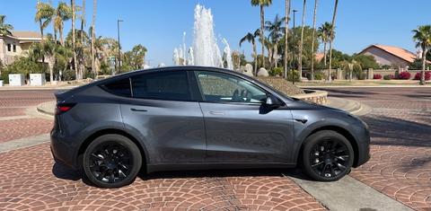 Tesla Model Y 2023