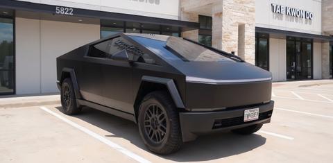 Tesla Cybertruck 2026