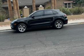 Porsche Macan car