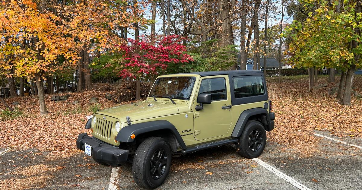Jeep Wrangler 2013 rental in Oakland, NJ by Steve F. Turo