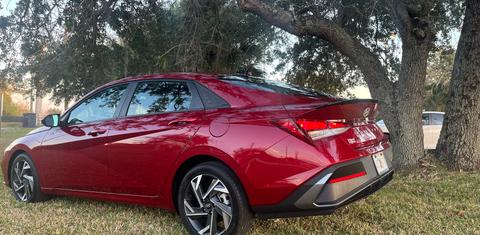 Hyundai Elantra 2025