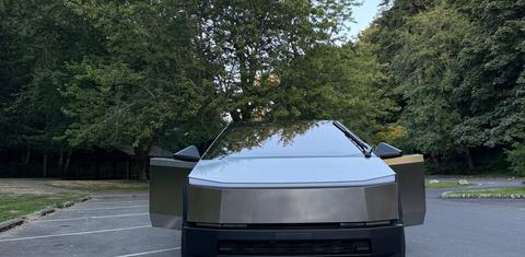 Tesla Cybertruck 2025