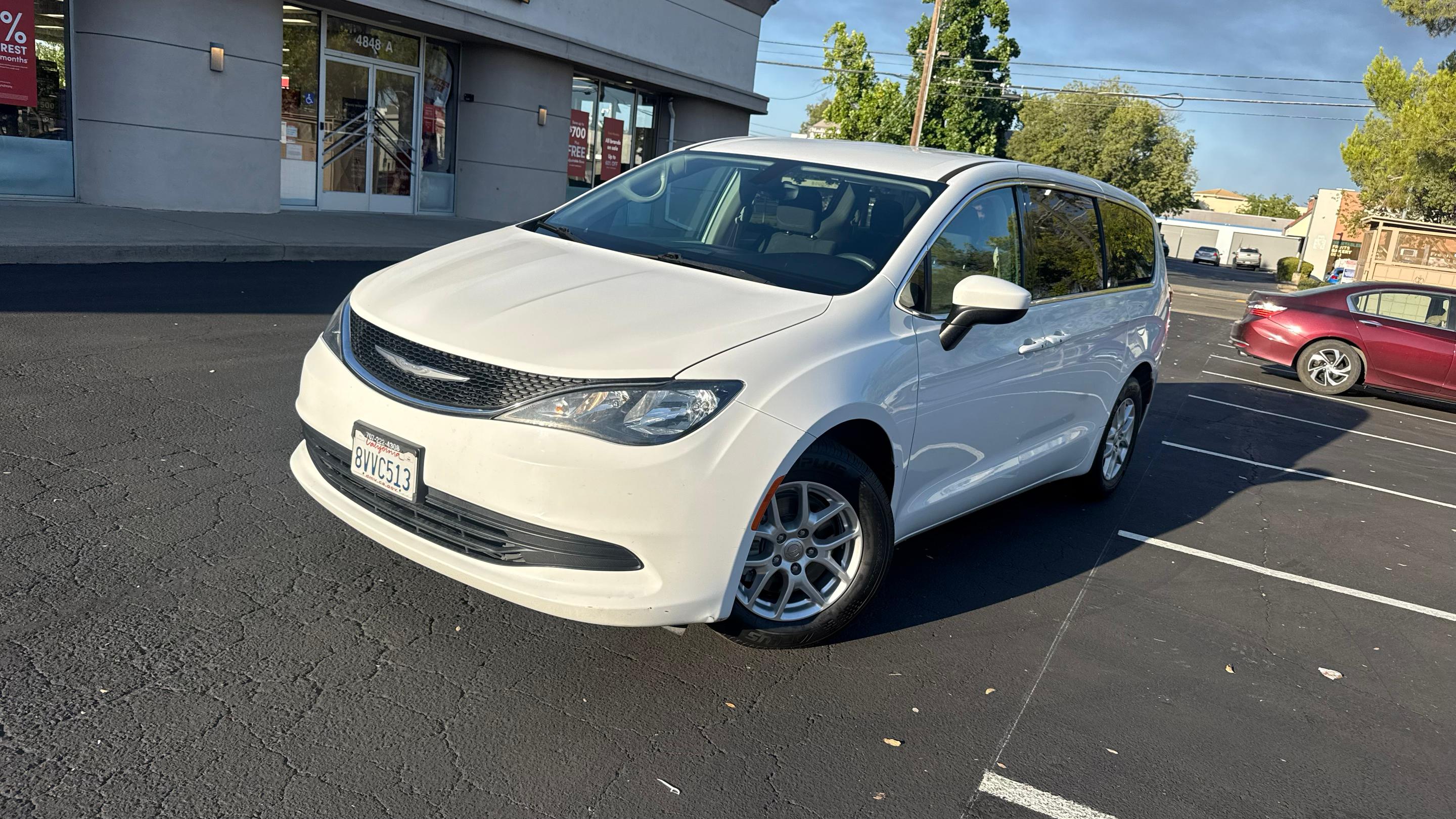 Chrysler Pacifica 2017 in Sacramento, CA