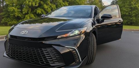 Toyota Camry Hybrid 2026