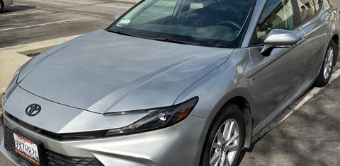 Toyota Camry Hybrid 2026