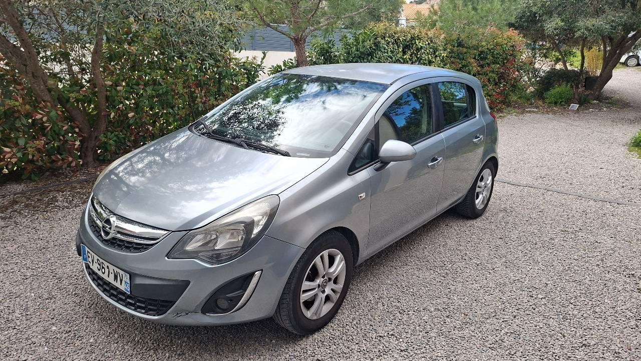 Opel CORSA 2014 à Frontignan