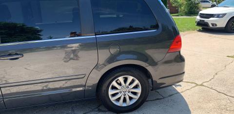 Volkswagen Routan 2012