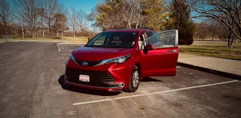 Toyota Sienna 2024
