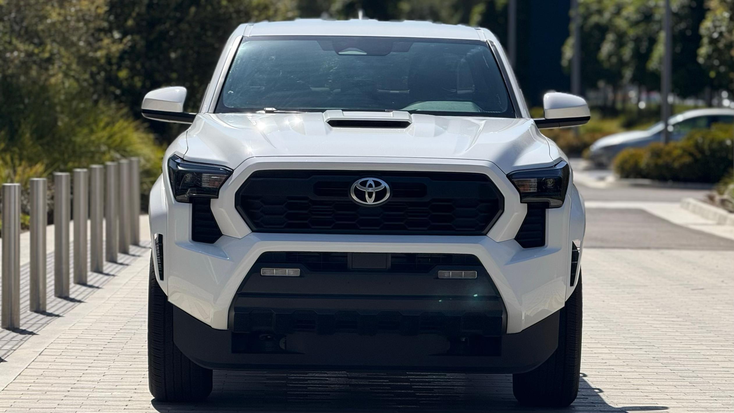 Toyota Tacoma 2024 in Inglewood, CA