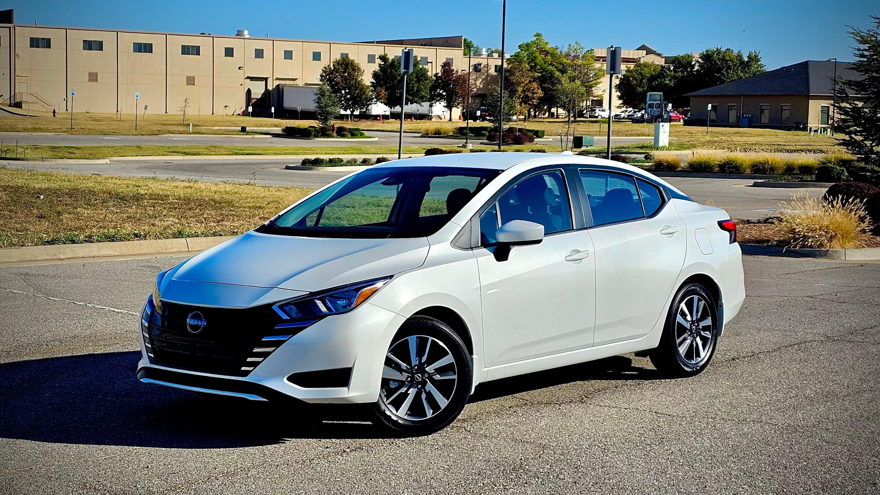 Nissan Versa 2024 in 