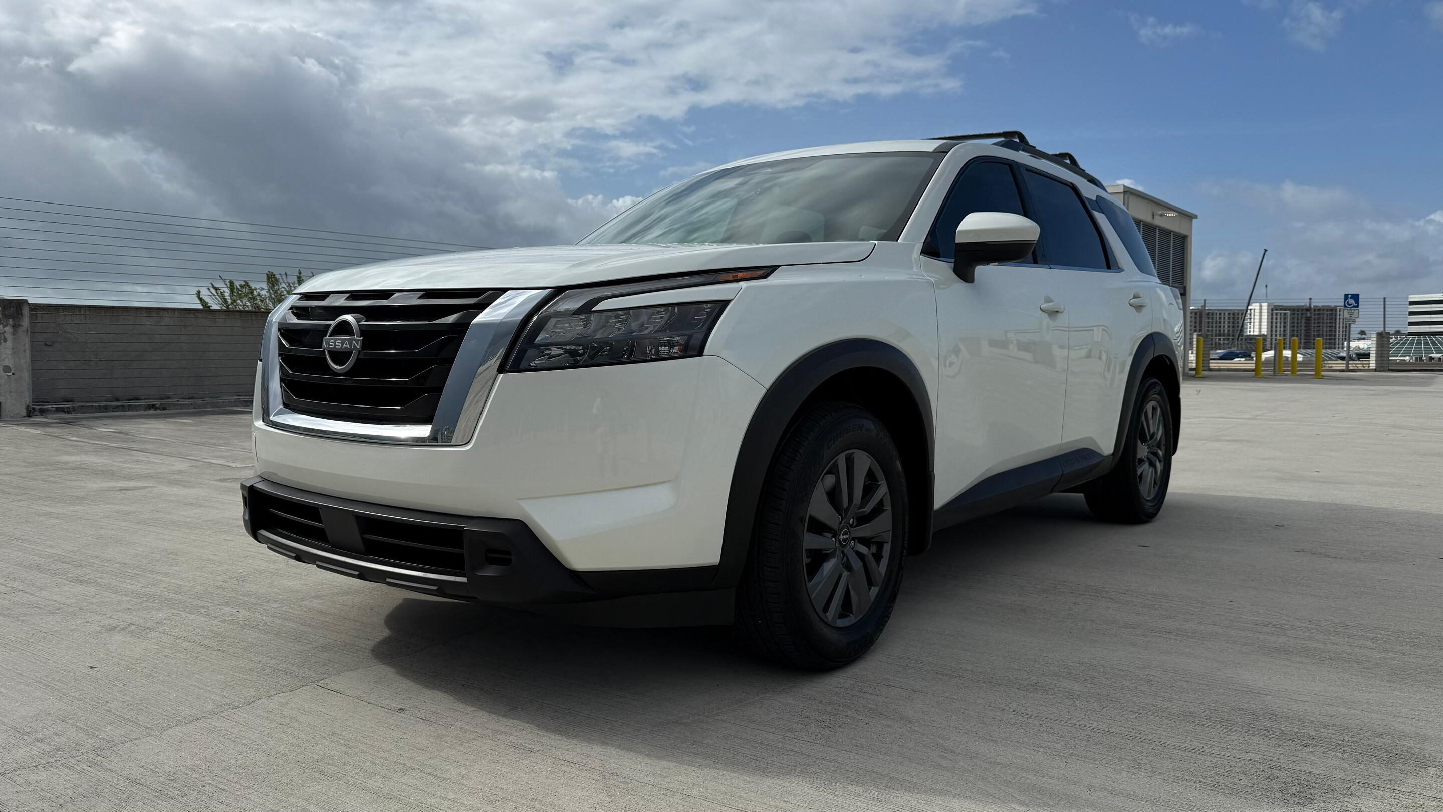 Nissan Pathfinder 2024 in Miami, FL