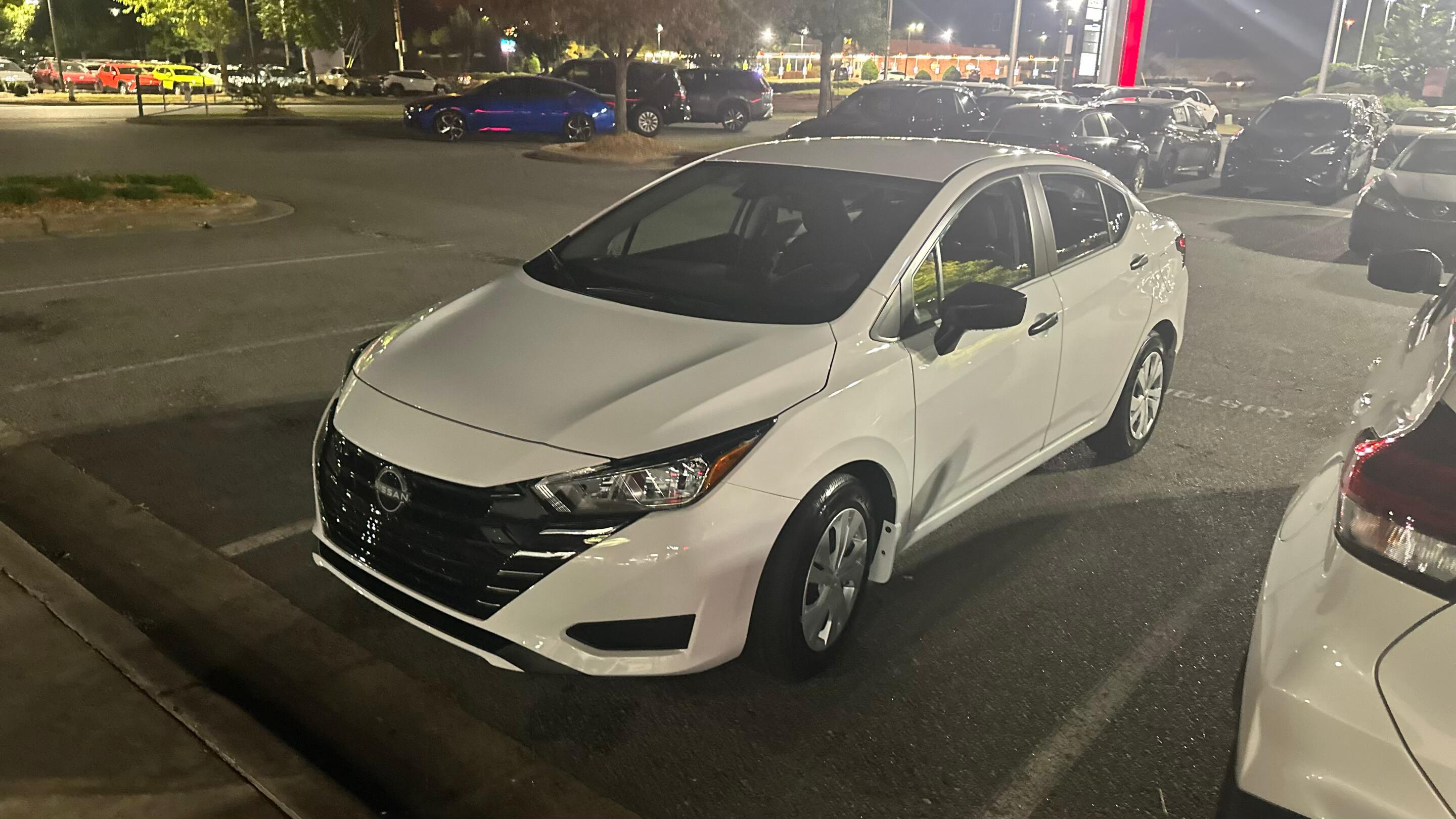 Nissan Versa 2024 in 