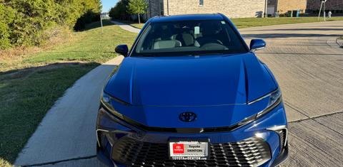 Toyota Camry Hybrid 2025