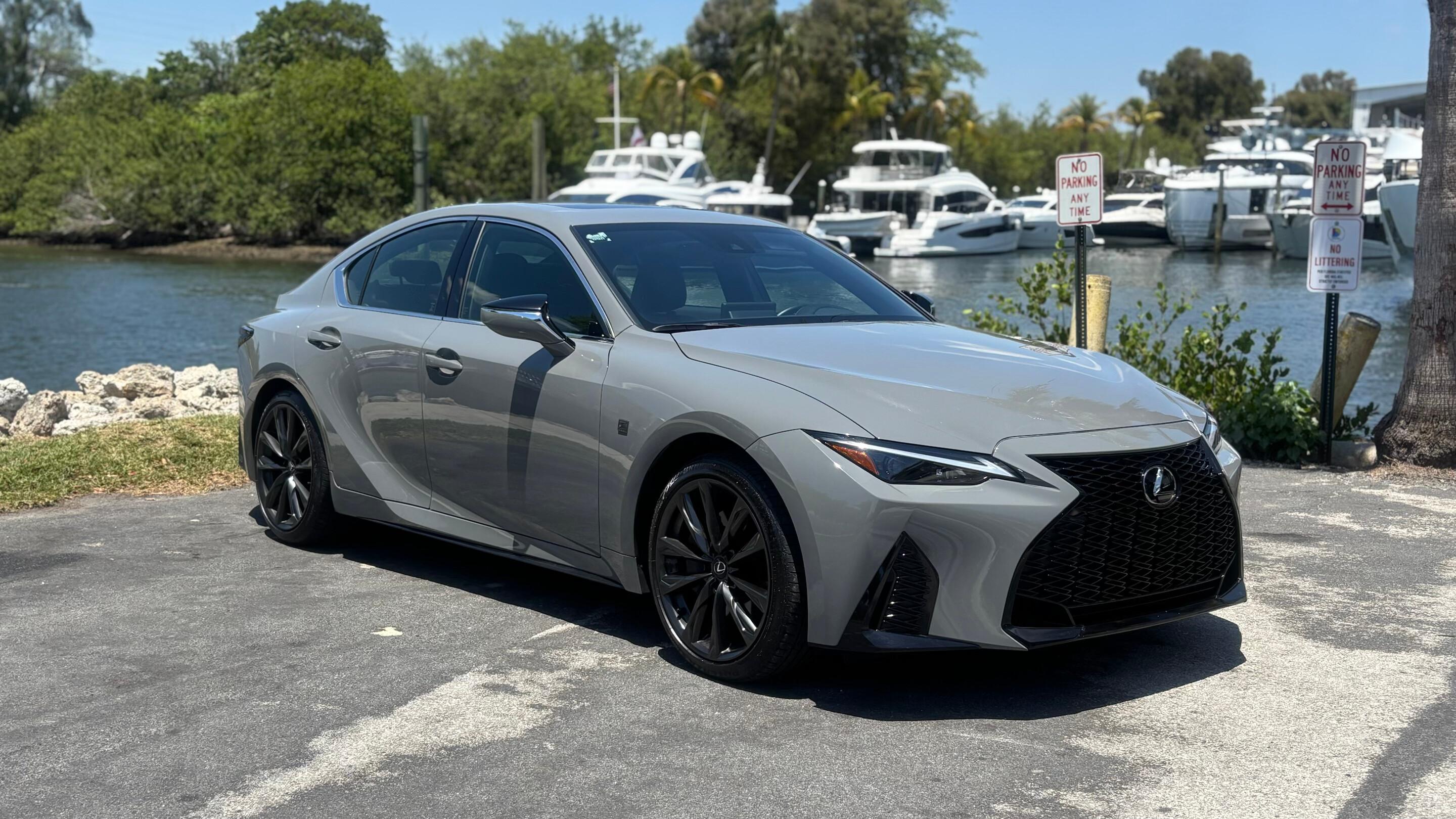 Lexus IS 2024 in 