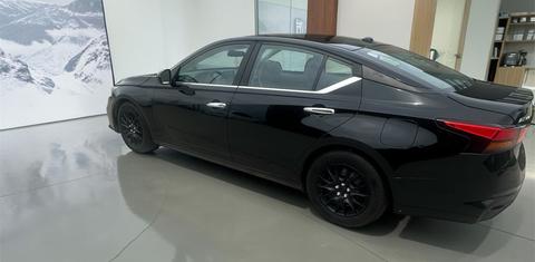 Nissan Altima 2020