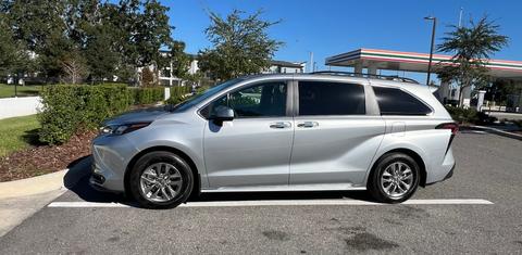 Toyota Sienna 2025