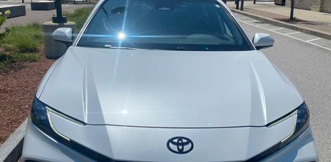 Toyota Camry Hybrid 2025