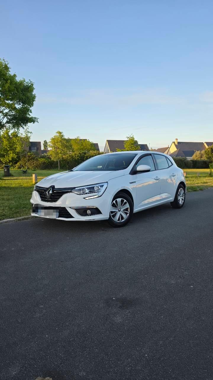 Renault MEGANE IV SOCIETE 2020 à Angers