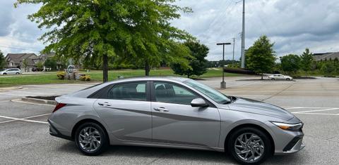 Hyundai Elantra 2024